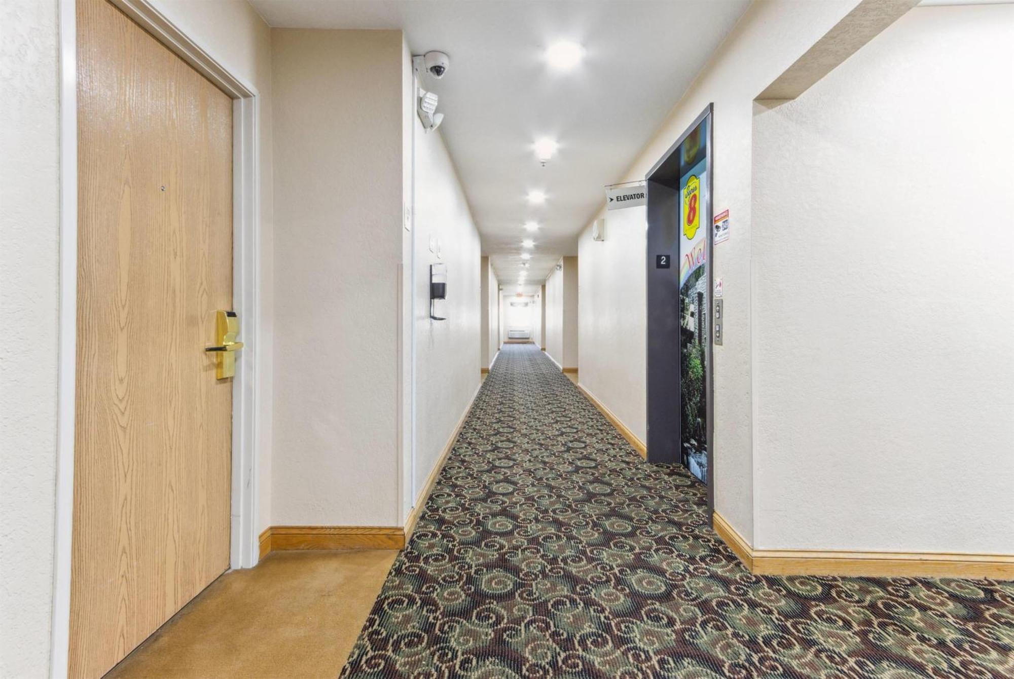 Super 8 By Wyndham Uniontown Pa Hotel Exterior photo